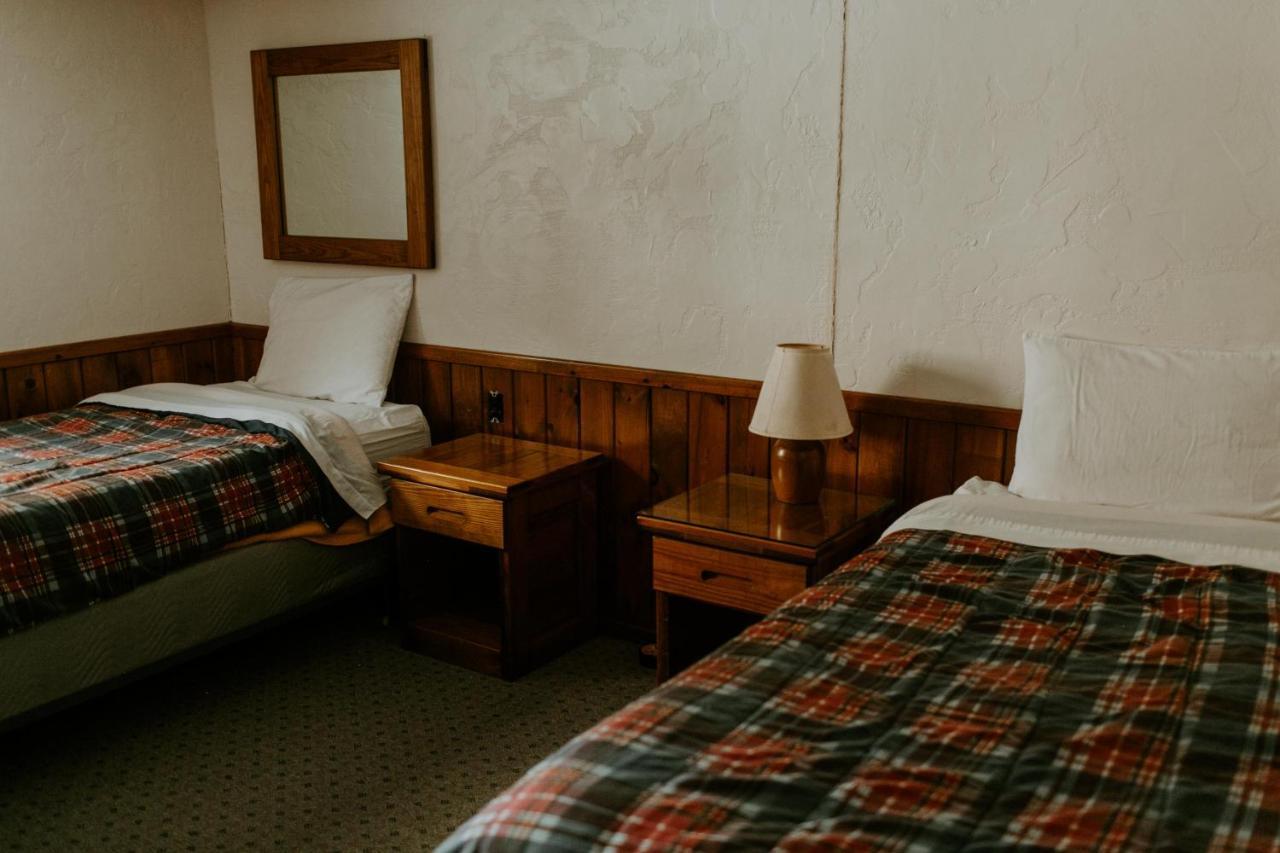 Silver Rapids Lodge & Campground อีลี ภายนอก รูปภาพ